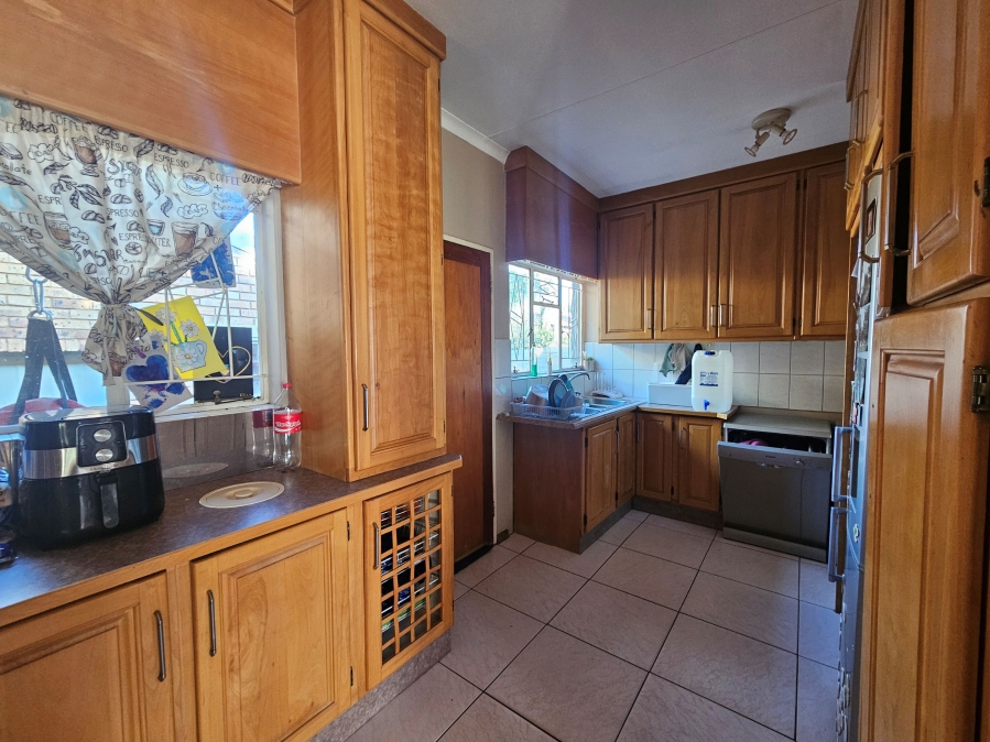 To Let 3 Bedroom Property for Rent in Wilkoppies North West